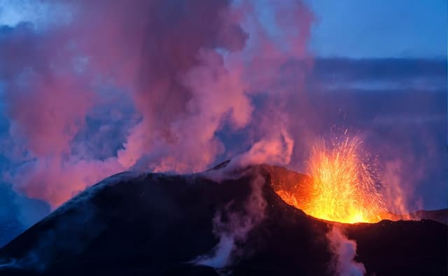 erupting-volcano-iceland-thumbnail