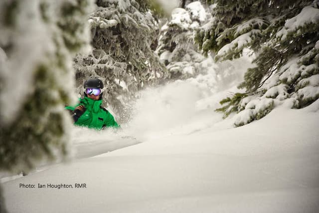 Ski Tour in British Columbia 03