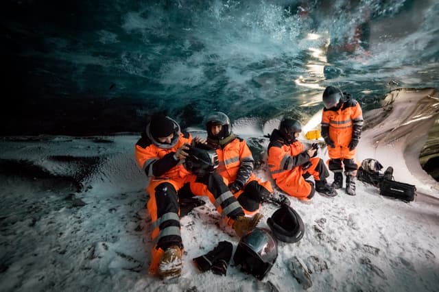 Snowmobile-Ice-Cave-54