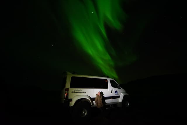 Northern-Lights-Iceland-Tour (20)