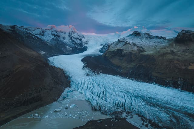 svinafellsjokull-glacier