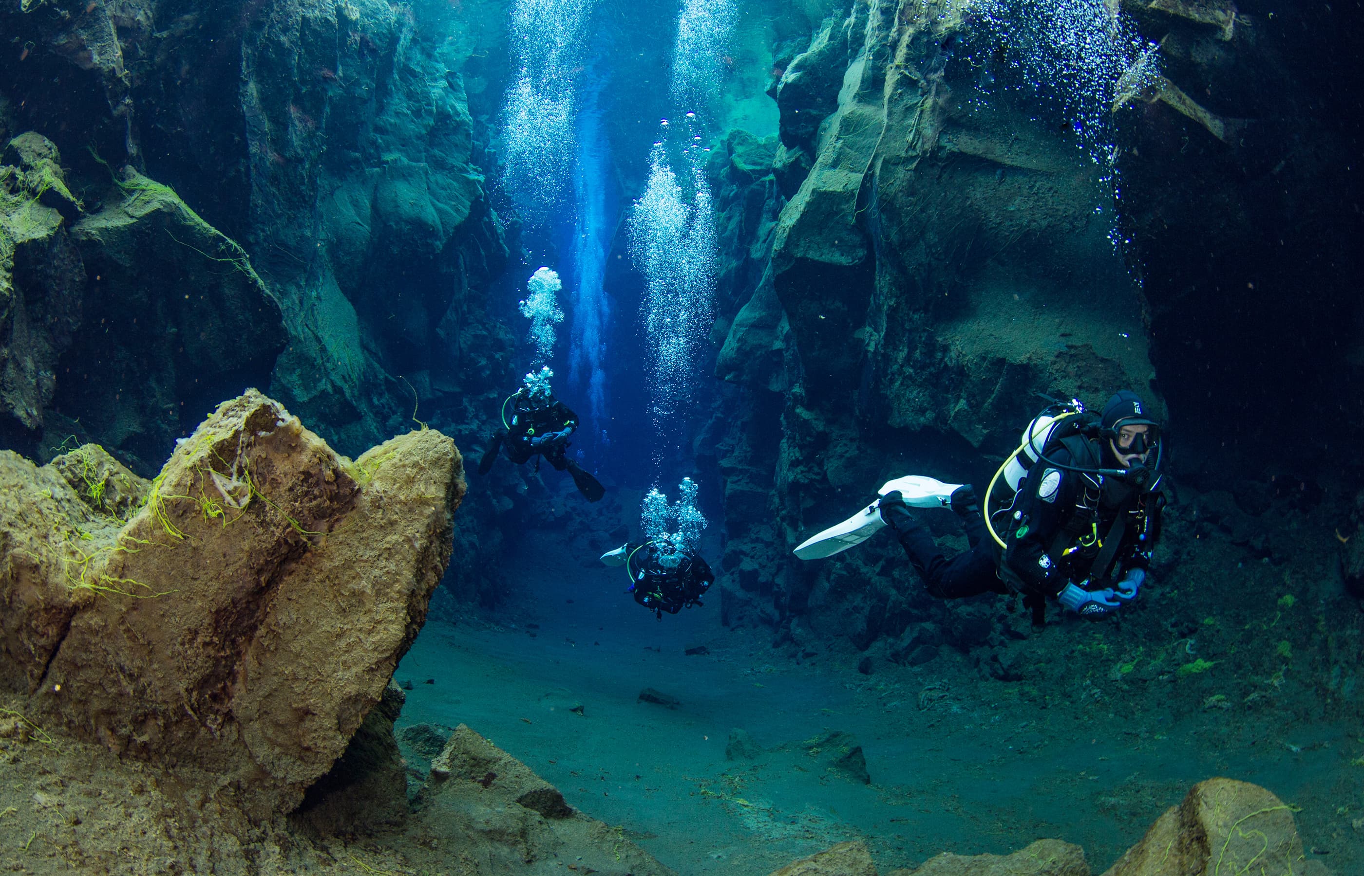 Arctic-Adventures-Diving-Iceland-1 (1)