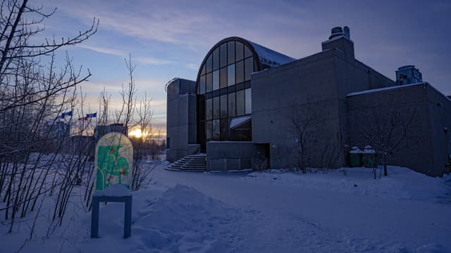 Yellowknife Sightseeing City Tour 13