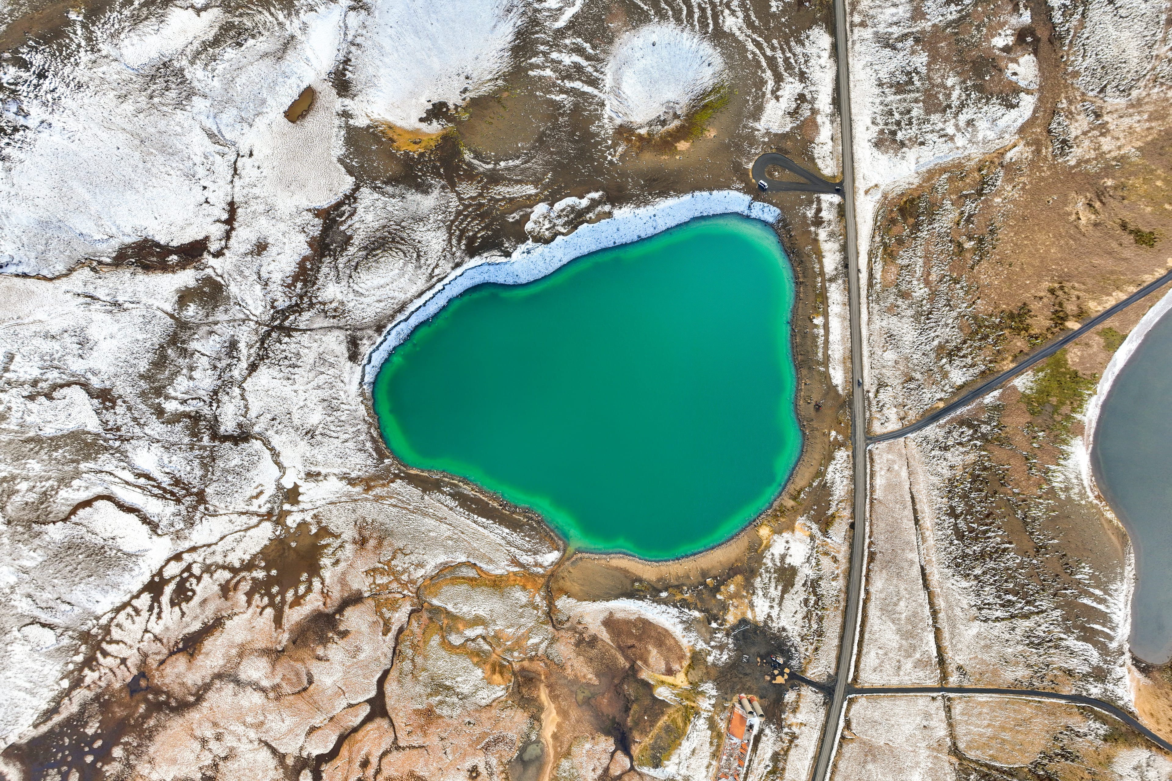reykjanes-graenavatn-lake