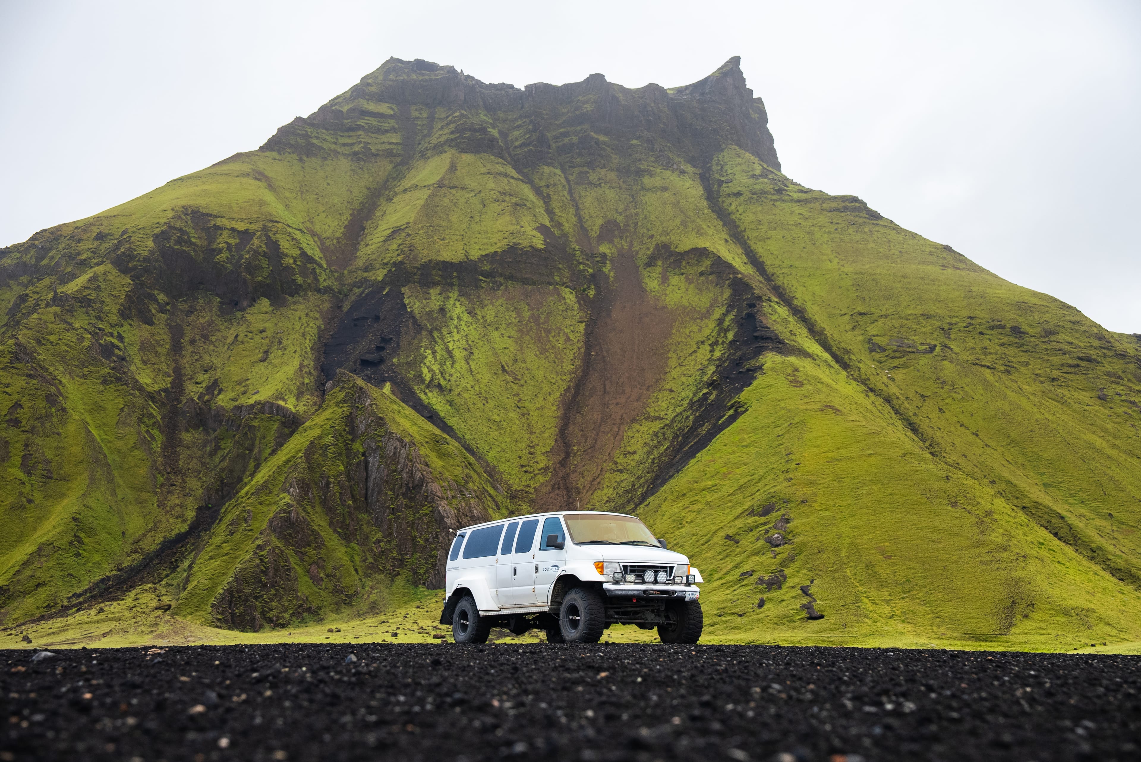 super-jeep-katla-lava-field
