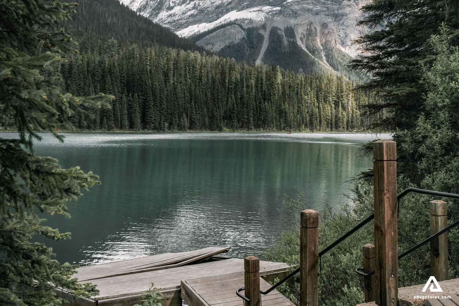 yoho-national-park-canada-emerald-lake-mountains-nature-landscape-canoeing-activity-1-2-2