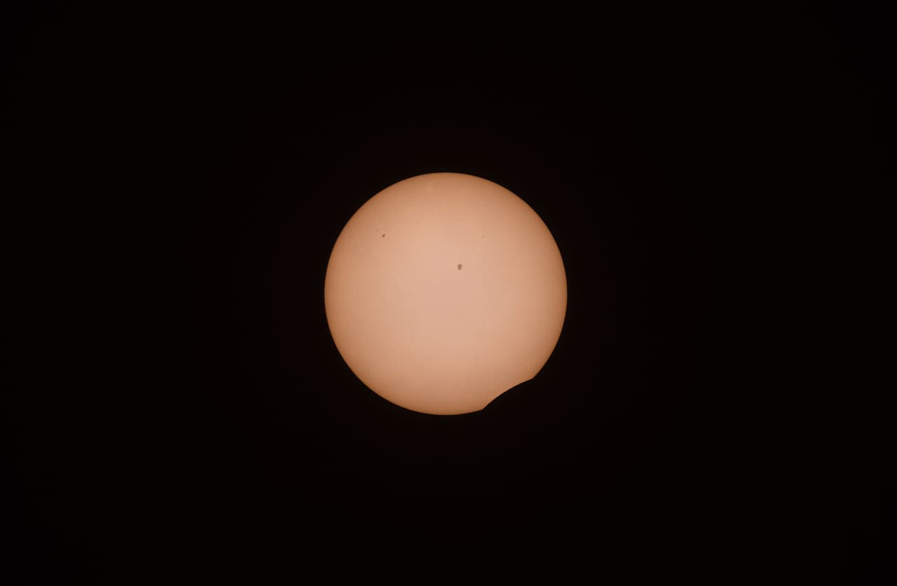 Photos taken by Sjörnu Sævar - eclipse2026.is _DSC9991-first-contact-partial-ap8-24