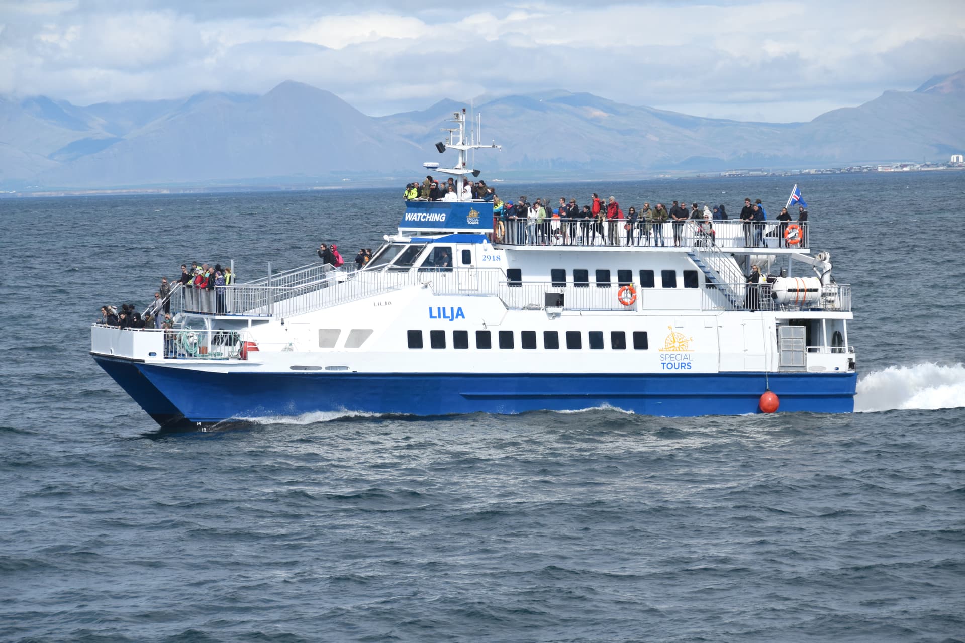 whale-watching-boat-tour-akureyri