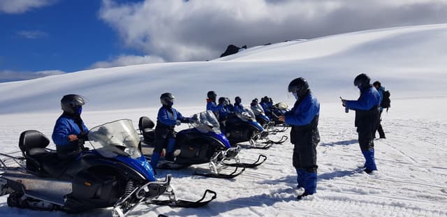 Snowmobile Tour in Iceland on Vatnajökull Glacier 4