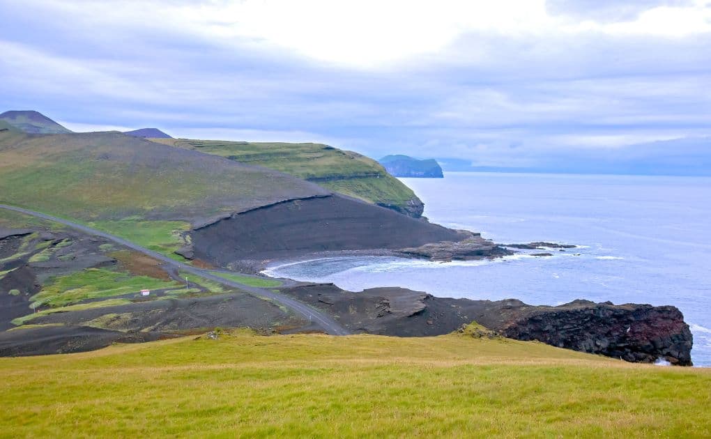 heimaey-island-vestmannaeyjar-archipelago-iceland-thumbnail