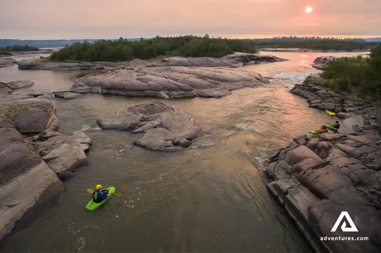 canoeing-in-the-northwest-territories-of-canada