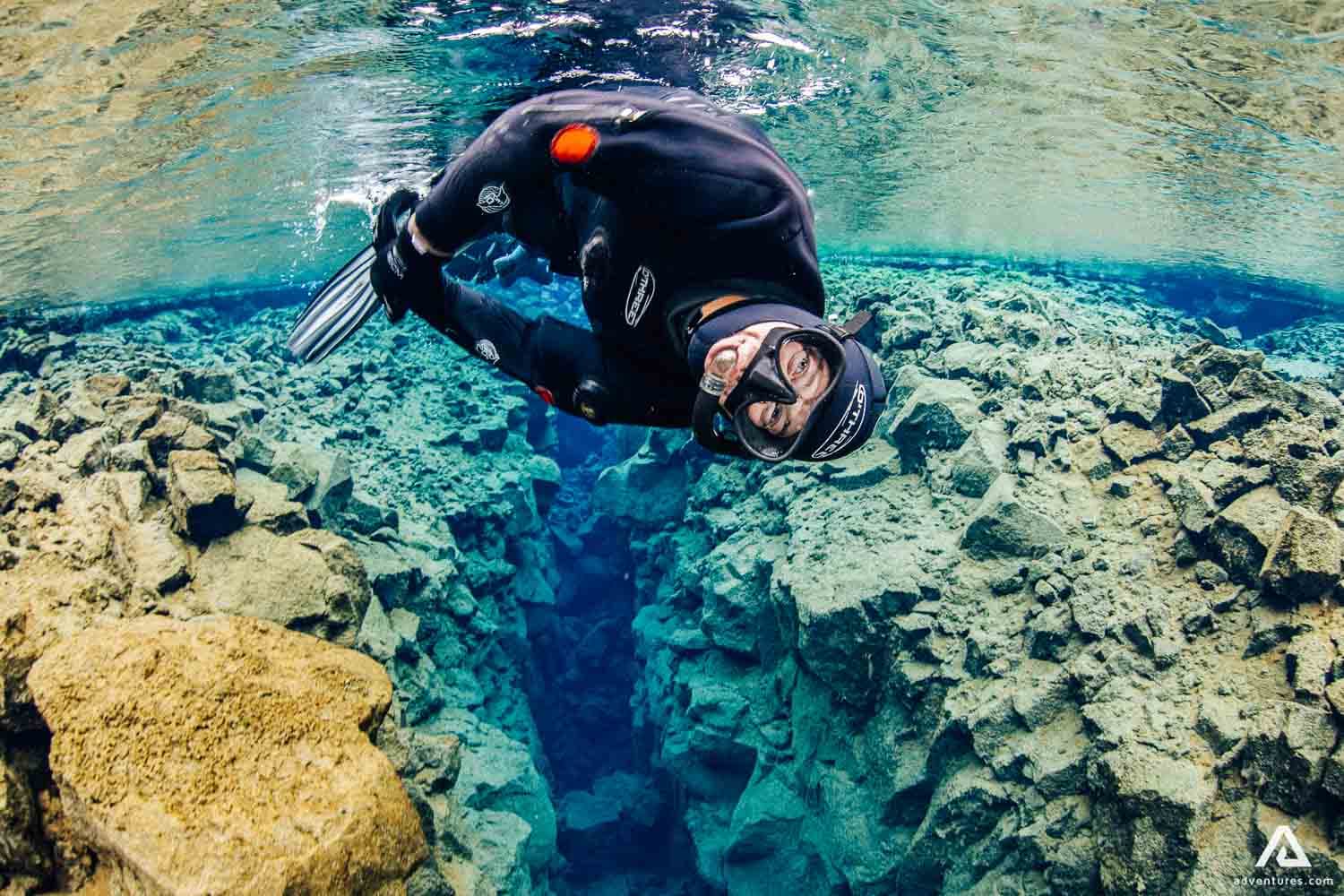 silfra-fissure-golden-circle-snorkeling-diving-tour-4