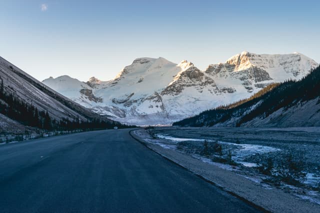 Sunwapta river next to the Columbia Icefields during the cold morning, Jasper National Park, Canada Churchill Attraction 7