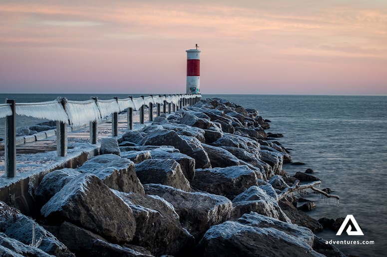 lighthouse-with-sunset-view-on-the-ontario-lake-in-canada