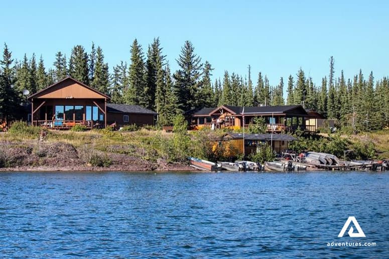 frontier-fishing-lodge-on-the-great-slave-lake