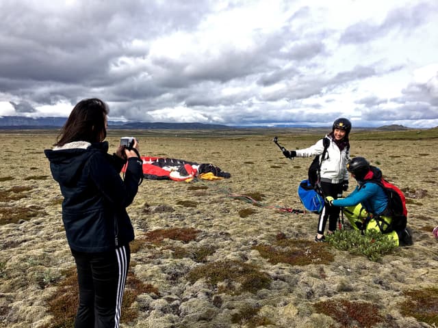 Paragliding Reykjavík Iceland Preparing Take Off Happyworld