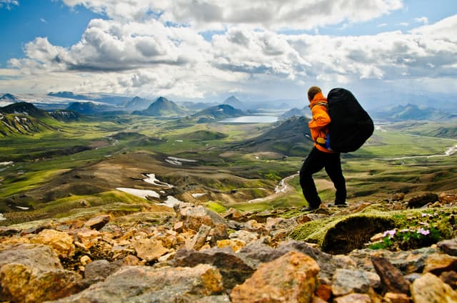 Laugavegur-trek-alftvatan-lake-landscape