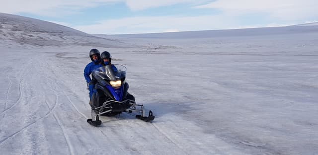 Snowmobile Tour in Iceland on Vatnajökull Glacier 2