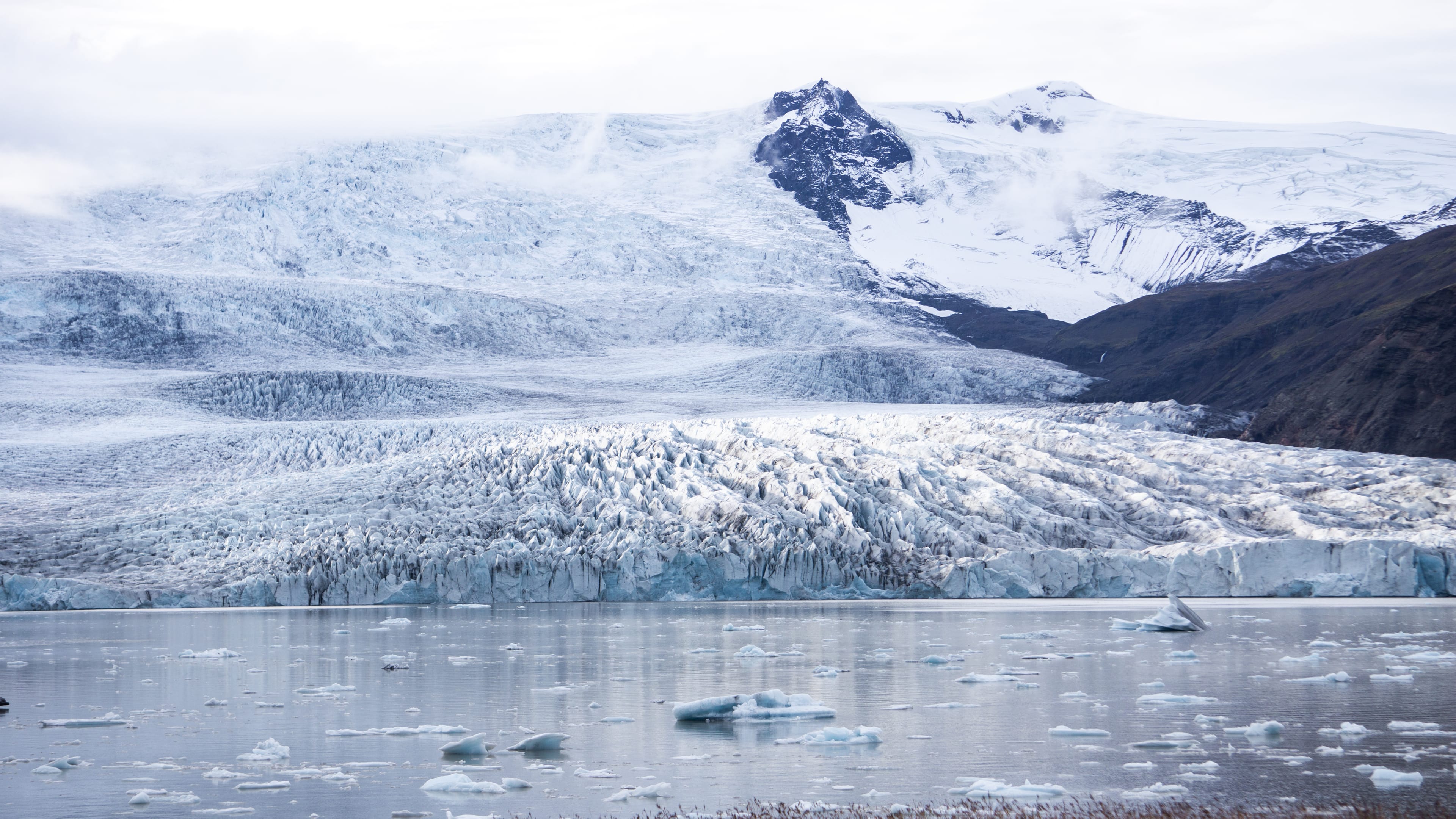 Fjallsarlon-glacier-lagoon-zodiac-boat 5