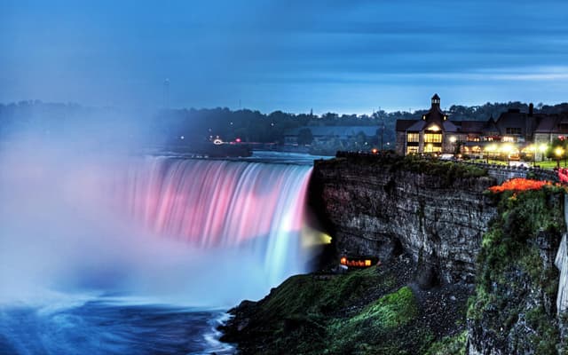Niagara Falls Day & Night Tour with 3-Course Dinner 7