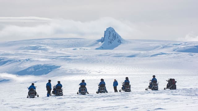 Snowmobile Tour in Iceland on Vatnajökull Glacier 8