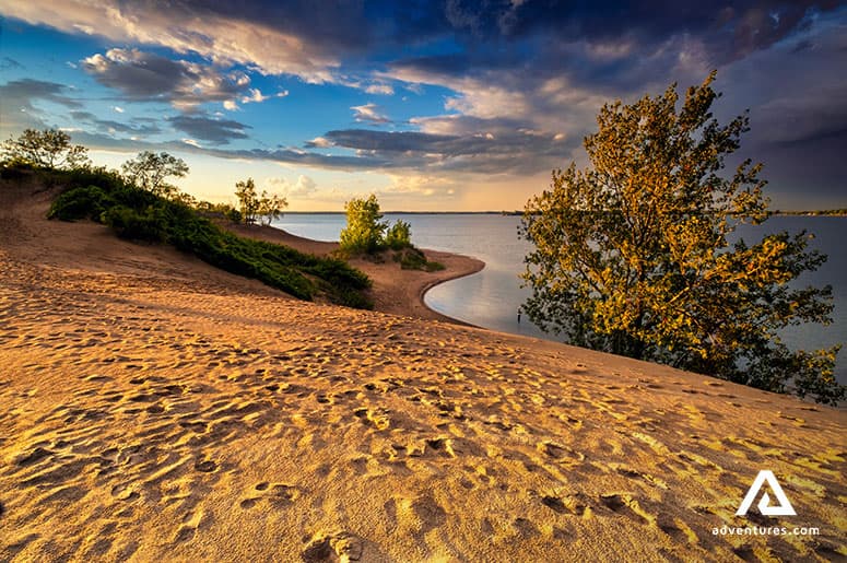 Sandbanks-Provincial-Park-Ontario-lake-Canada