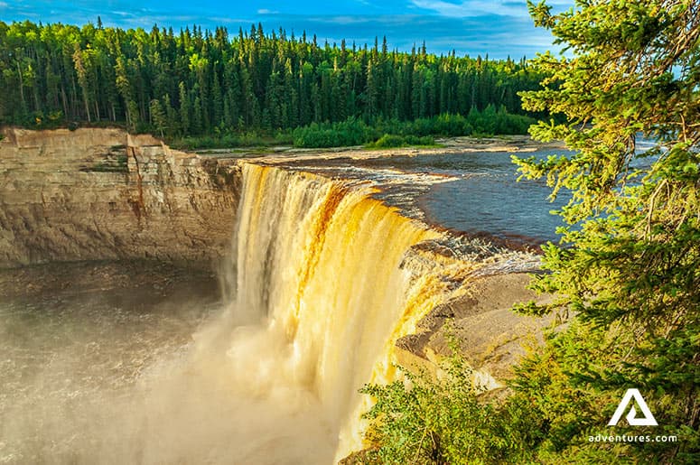 waterfall-on-the-mackenzie-river-of-the-great-slave-lake-canada