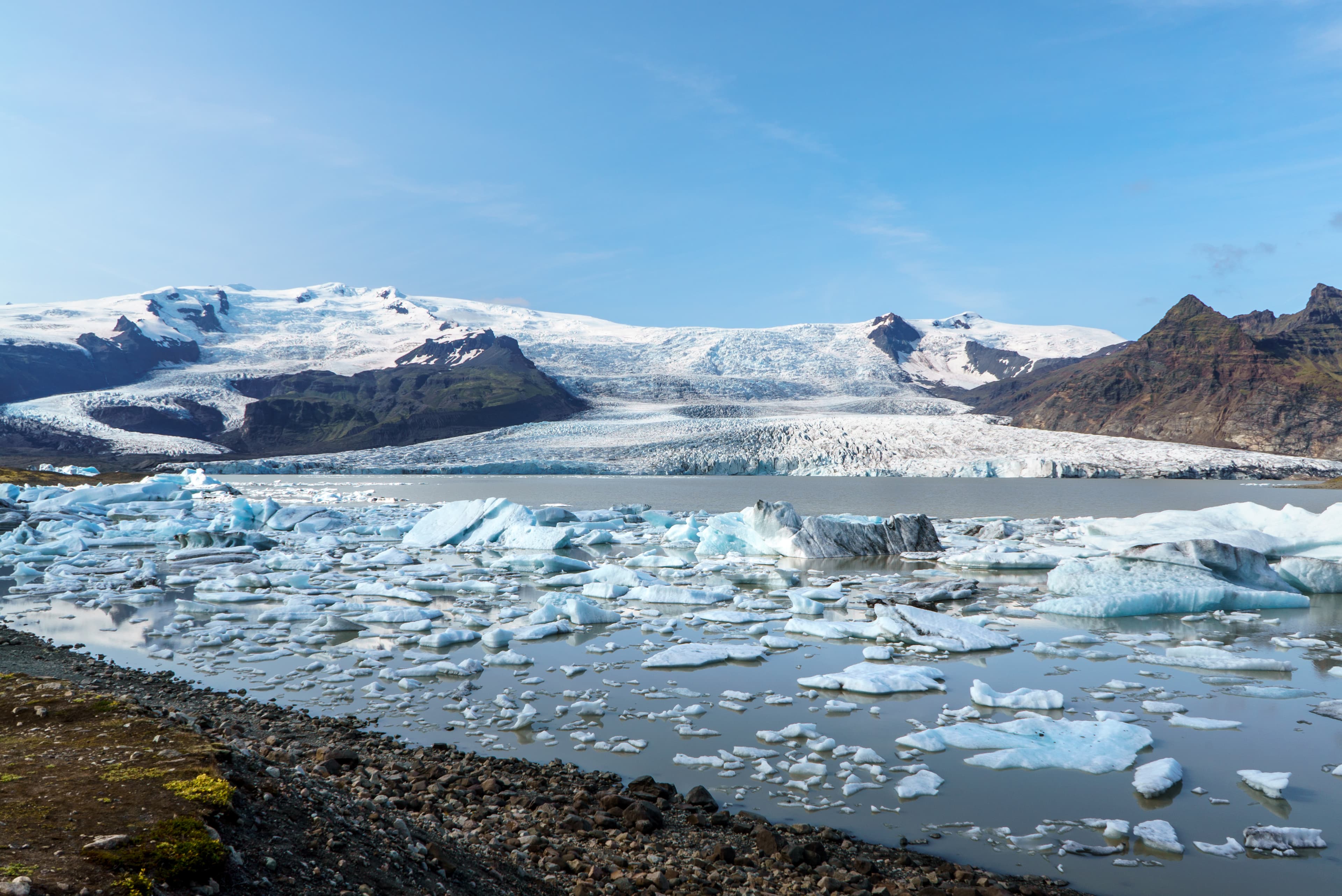 Fjallsarlon-glacier-lagoon-zodiac-boat 6