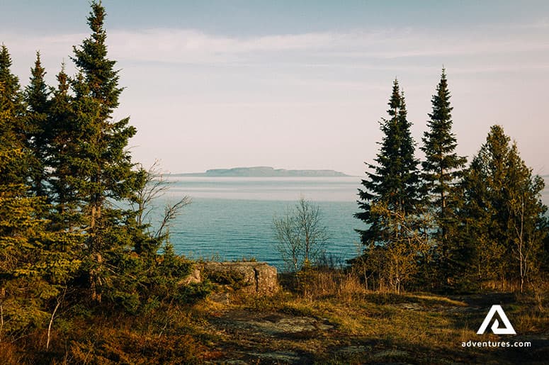 stunning-scenery-of-the-lake-superior-provincial-park