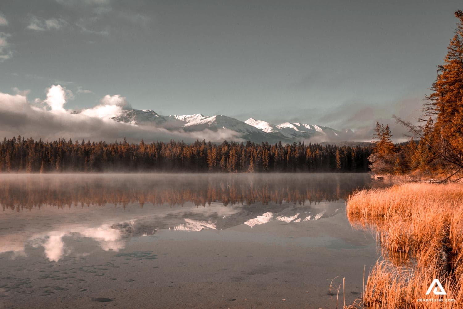 jasper-national-park-canada-landscape-fall-lake-mountain-peaks-1