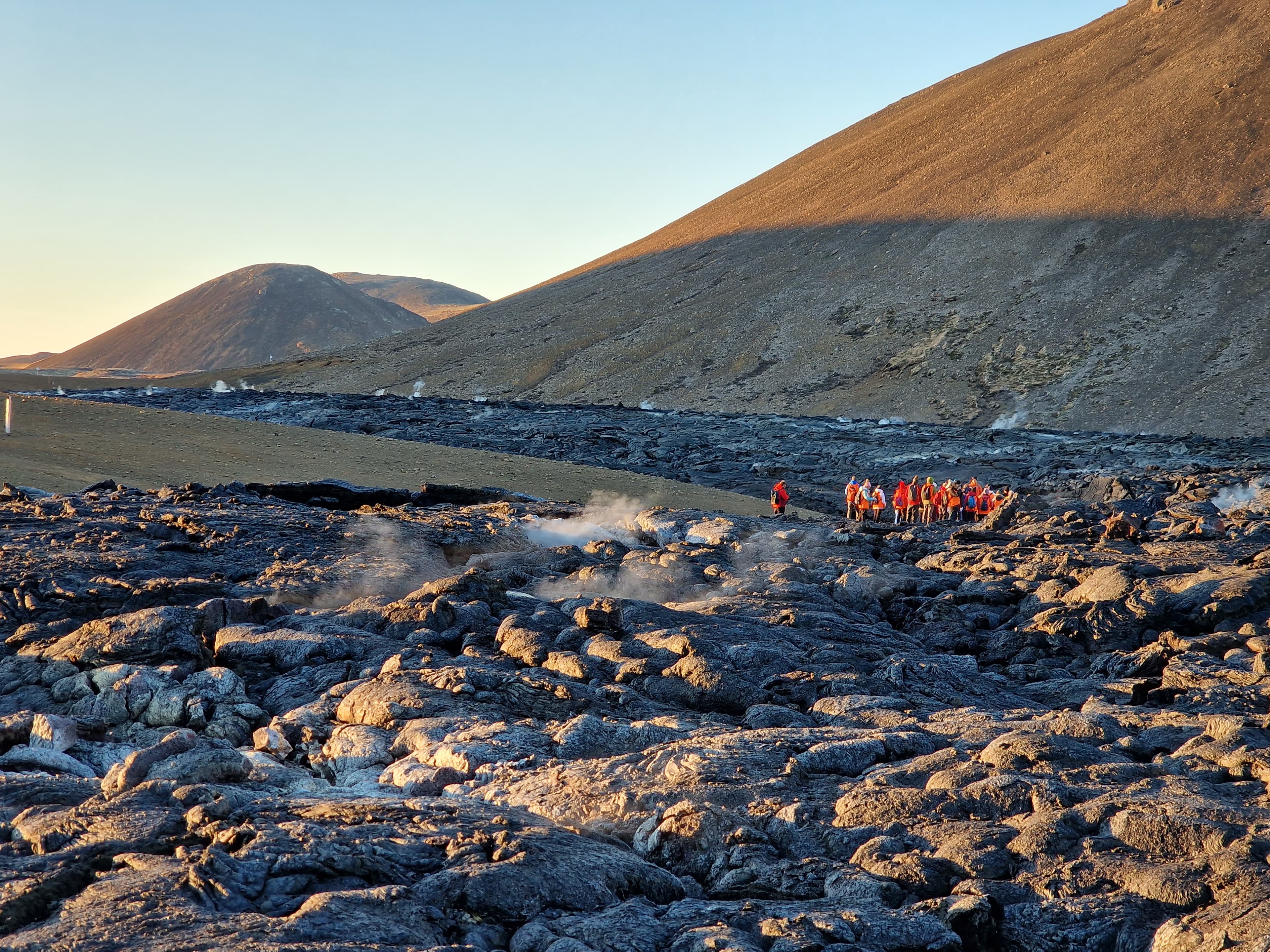 hiking-volcano-reykjanes-peninsula-tour