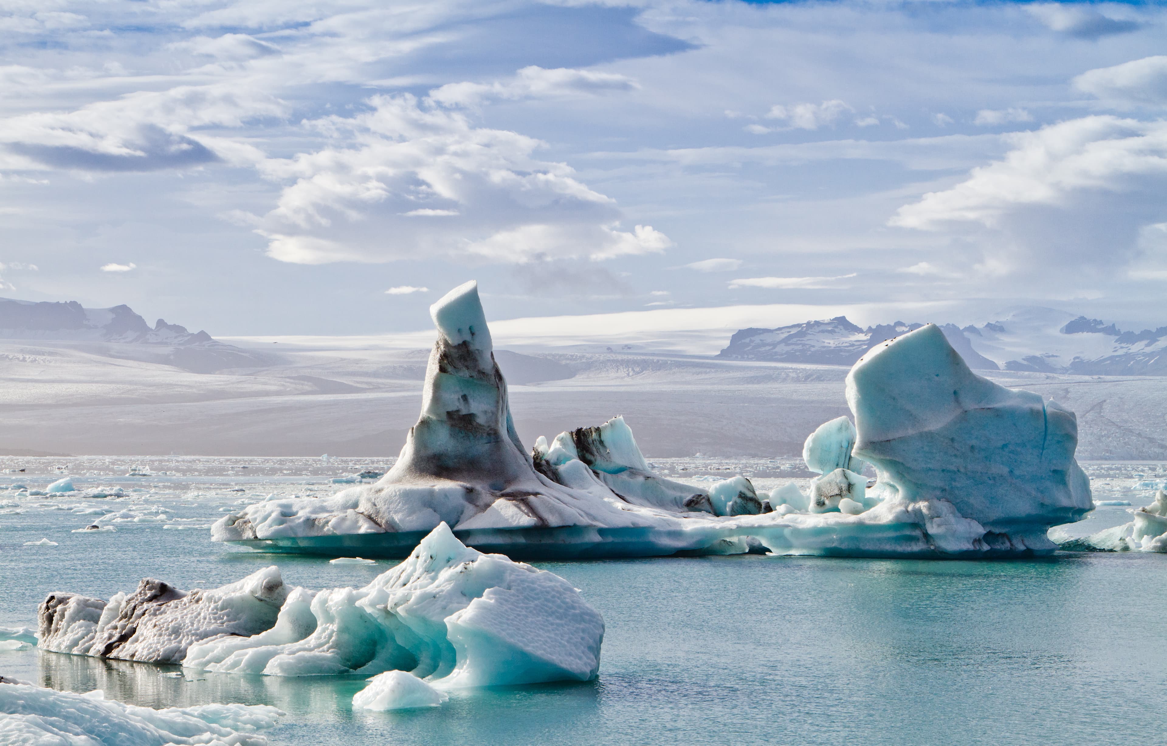 Icebergs in Jokulsarlon glacial lagoon, Iceland Icebergs in Jokulsarlon glacial lagoon, Iceland