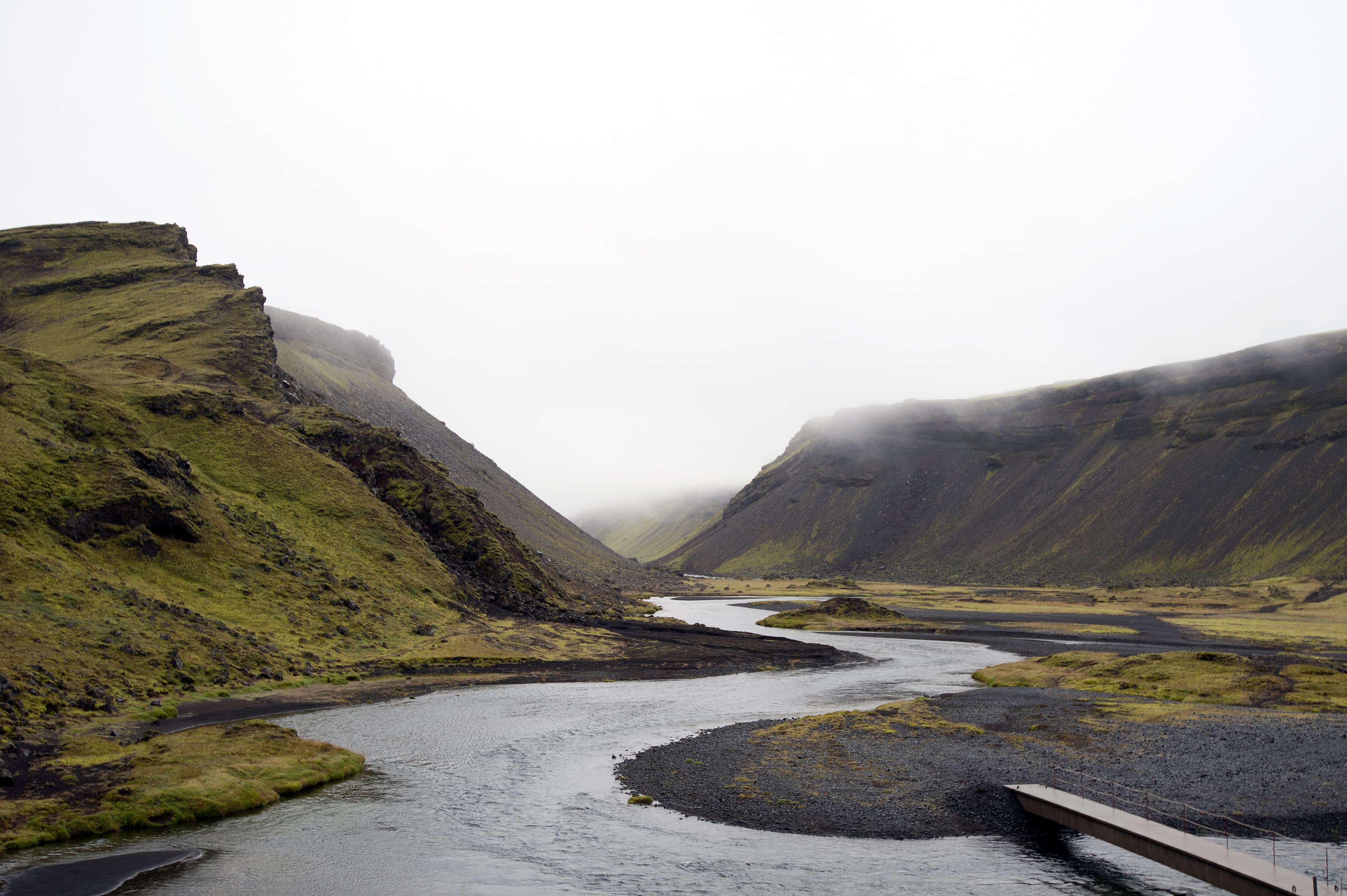 Der Süden Islands, Flußlauf in der Eldgja, einer vor ca. 1000 Jahren durch einen Vulkanausbruch entstanden Schlucht Island - Süd-Island - Eldgja, die Feuerspalte