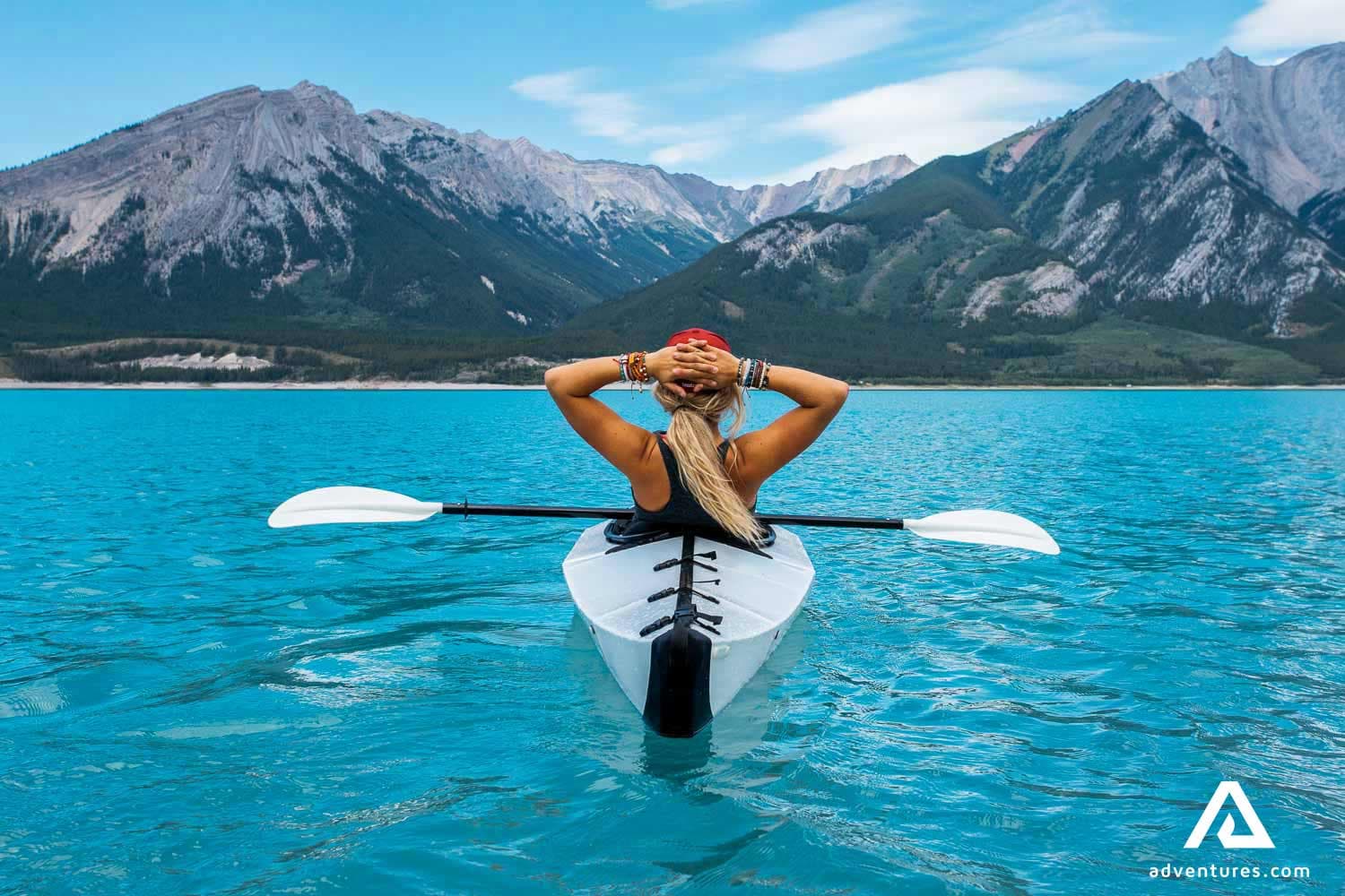 kayaking-lake-louise-canada-resting-woman